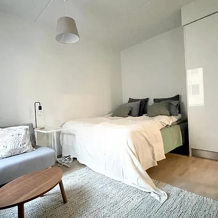 Tikkurila Center, Lovely 1br, Near Airport, Parking Apartmán *